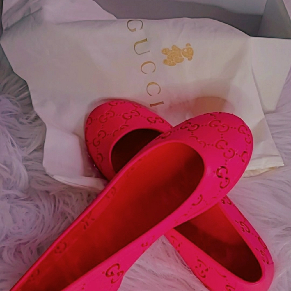 Gucci Rubber Flats size 1 (33)